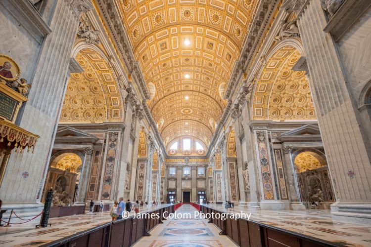 Inside Saint Peter&#039;s Basilica, Vatican City